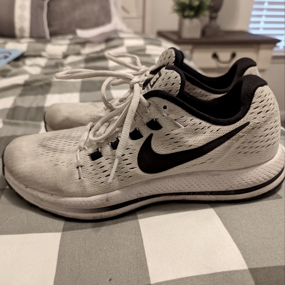 Men's Grey Nike Zoom Shoes size 7.5